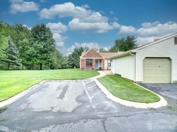 54 Wycoff Way E, East Brunswick, NJ 08816