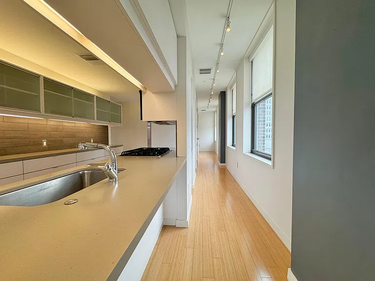 912 Baltimore Ave #901 — Photo 9