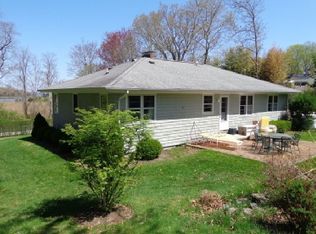 14 Dumar Dr, Sag Harbor, NY 11963