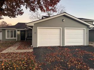 42 Brookside Pl, Springfield, IL 62704