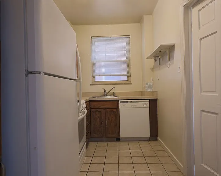 144 N Dithridge St #702 — Photo 11