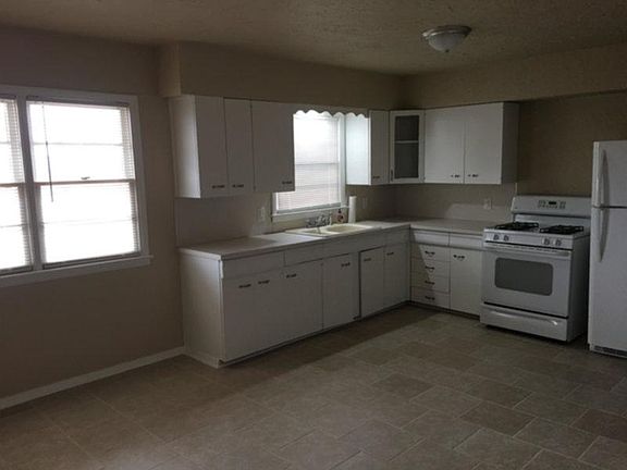 3rd image of 2340 NW 35th St