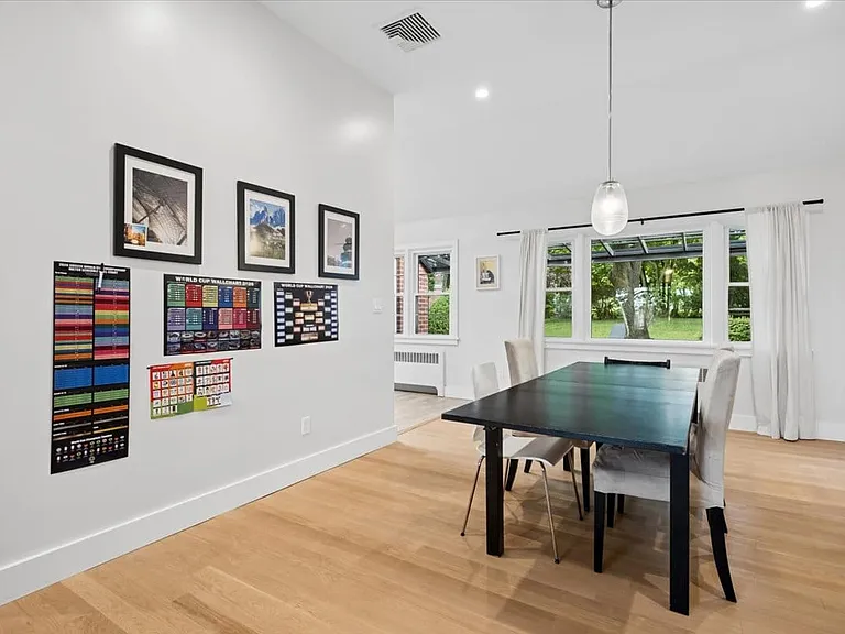 54 Park Cir — Photo 16