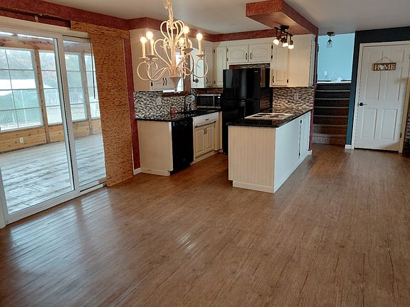 3rd image of 1680 Cormier Rd