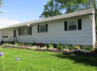 3 Spring Valley Ln, Ewing, NJ 08638