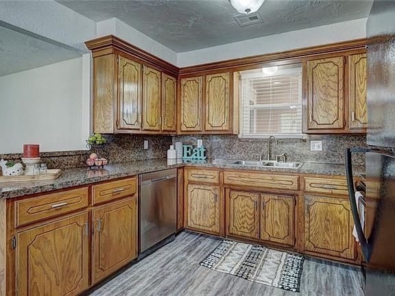4th image of 1116 Saint George Ave