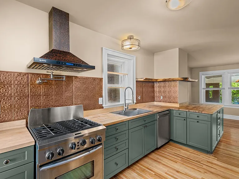 3124 Gurney Ave — Photo 18