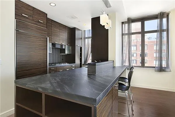 Sold by R New York | media 5