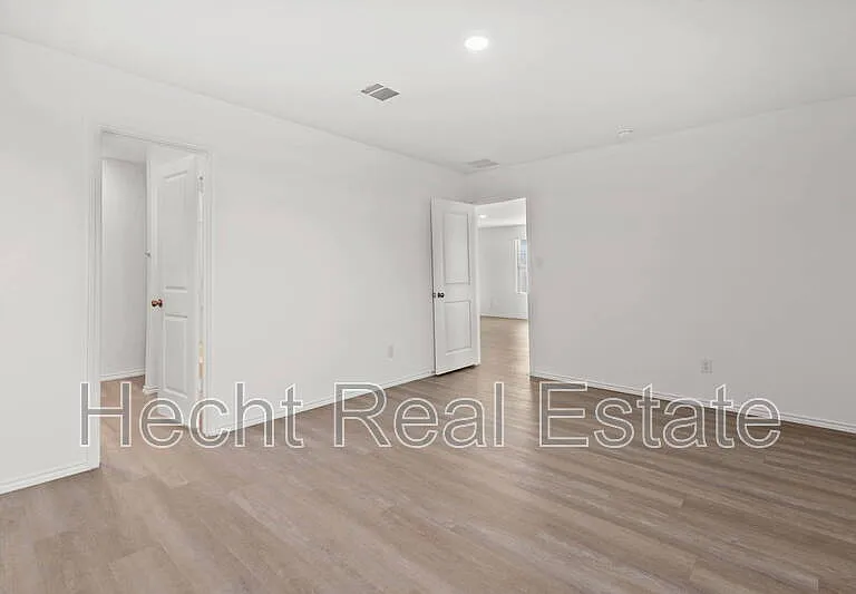 2910 Green Finch — Photo 16