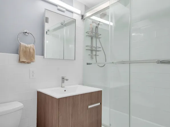 310 Lexington Avenue image 4 of 5