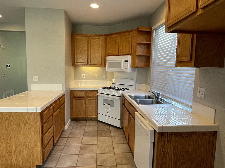 4117 Rogers Canyon Rd — Photo 8