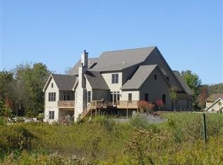 630 Versailles Dr, Valparaiso, IN 46383