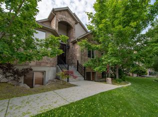 1636 E Hillside Oaks Cv, Draper, UT 84020