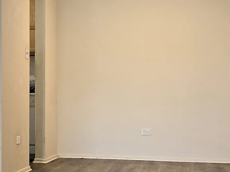 271 Shorewood Dr #1C — Photo 3