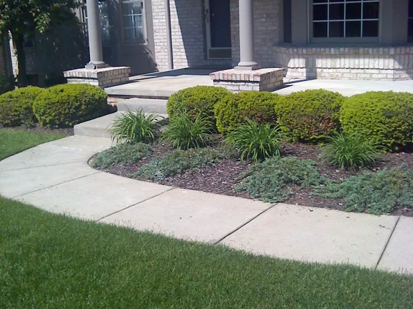 7559 Woodwind Ct, Brighton, MI 48116