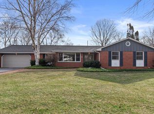 1815 W Woodbury Ln, Glendale, WI 53209