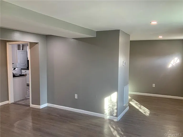 754 Broadway — Photo 9