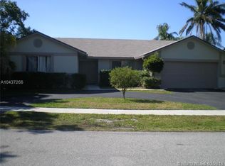 8300 SW 28th St, Davie, FL 33328