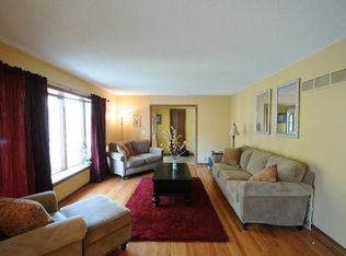 5214 Stanton Dr, Kansas City, MO 64133