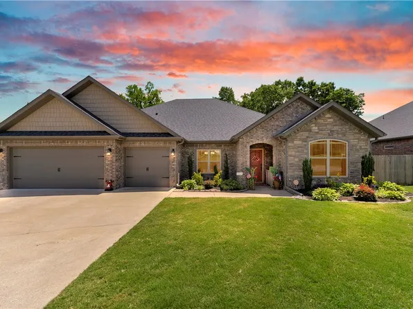 805 Ravine St, Cave Springs, AR 72718