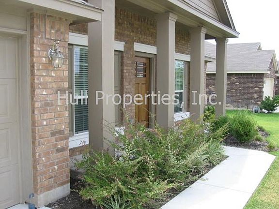 2nd image of 905 Abbeyglen Castle Dr