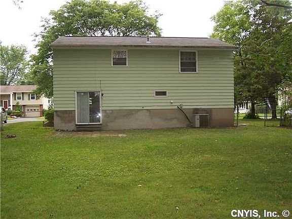 2nd image of 102 Stillwater Dr
