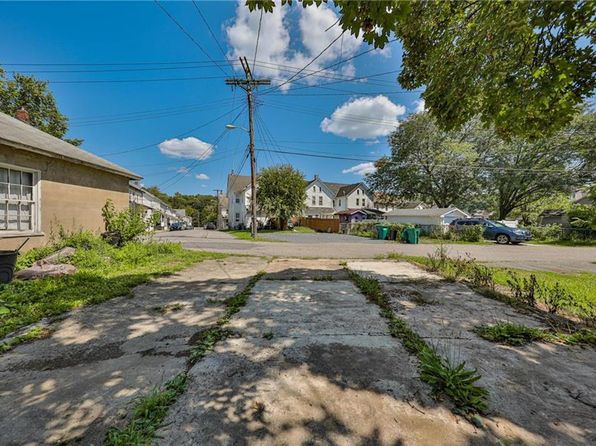 35 N 3rd St, Bangor, PA 18013