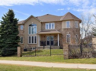 39 Panabaker Dr #7, Ancaster, ON L9G 0A2