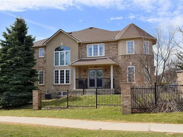 39 Panabaker Dr #7, Ancaster, ON L9G 0A2