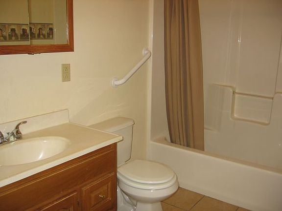 5th image of 302 E Allis Ave