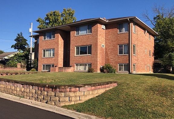 3rd image of 917 Cherry Dr APT 5