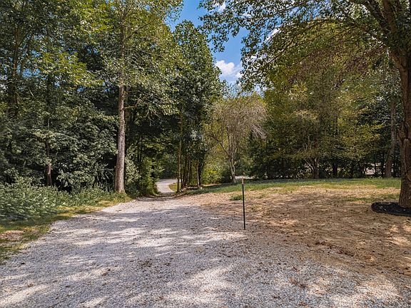 4th image of 3481 Normandy Rd