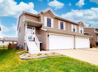 2711 Arrowhead Dr, Bloomington, IL