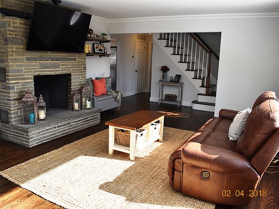 5th image of 1758 Summit St