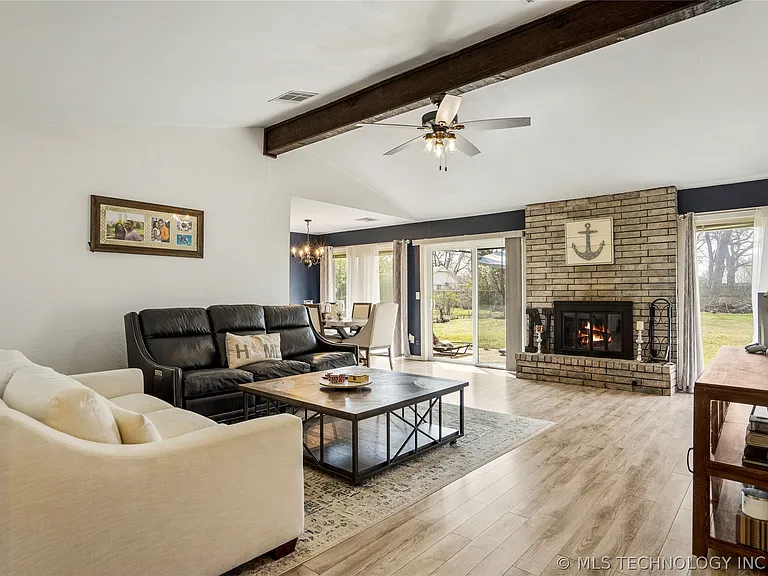 8940 E 16th Pl — Photo 4