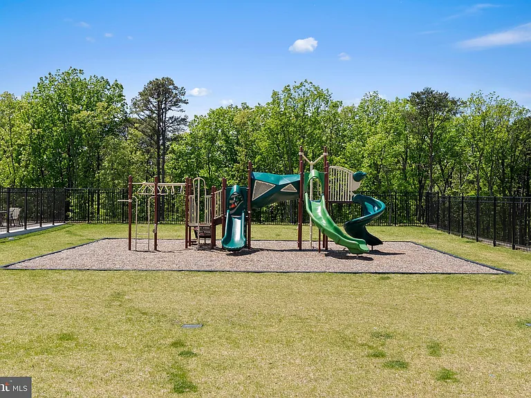7903 Tanbridge Ln — Photo 37