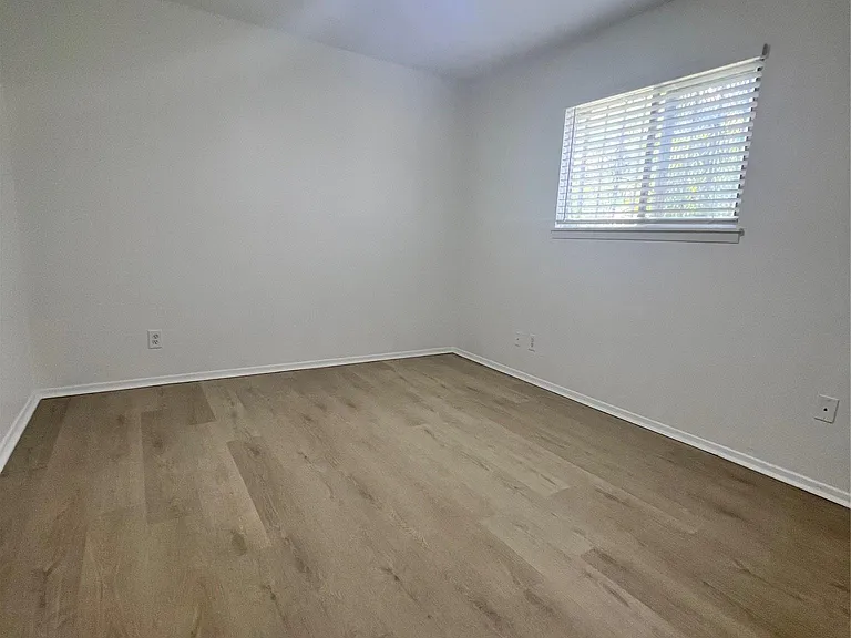 6005 Cameron Rd #A — Photo 11