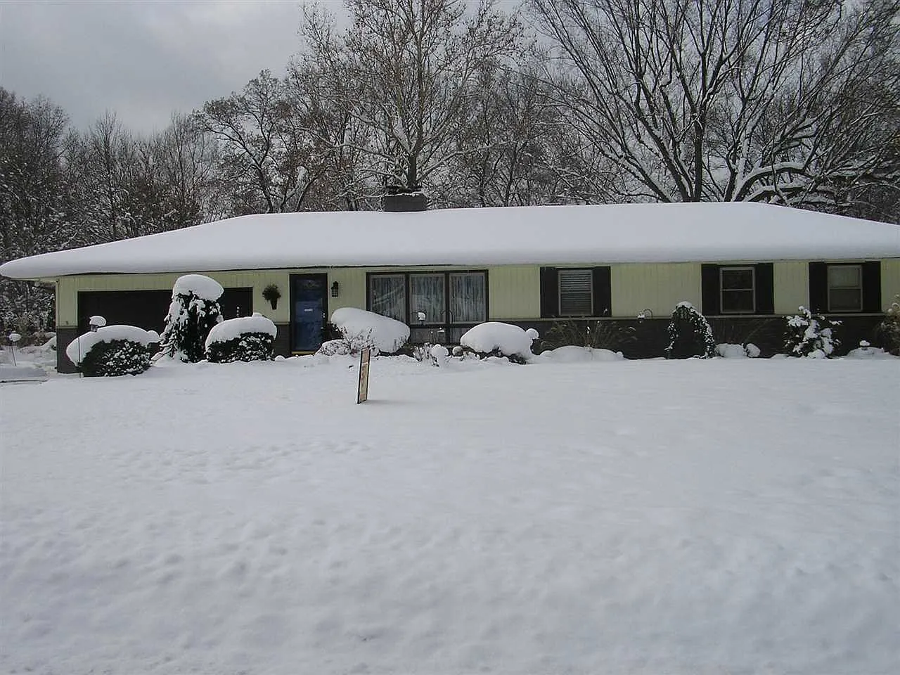 52135 Avanelle St photo 1