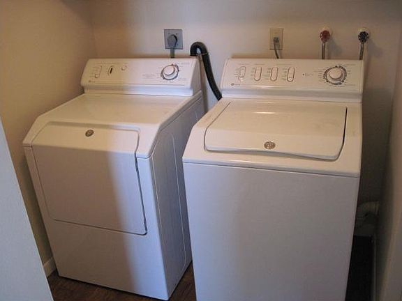 Full Size Laundry Room
