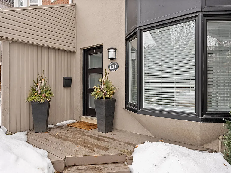 111 Summerhill Ave — Photo 7