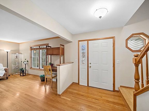 3rd image of 3195 Village Green Dr