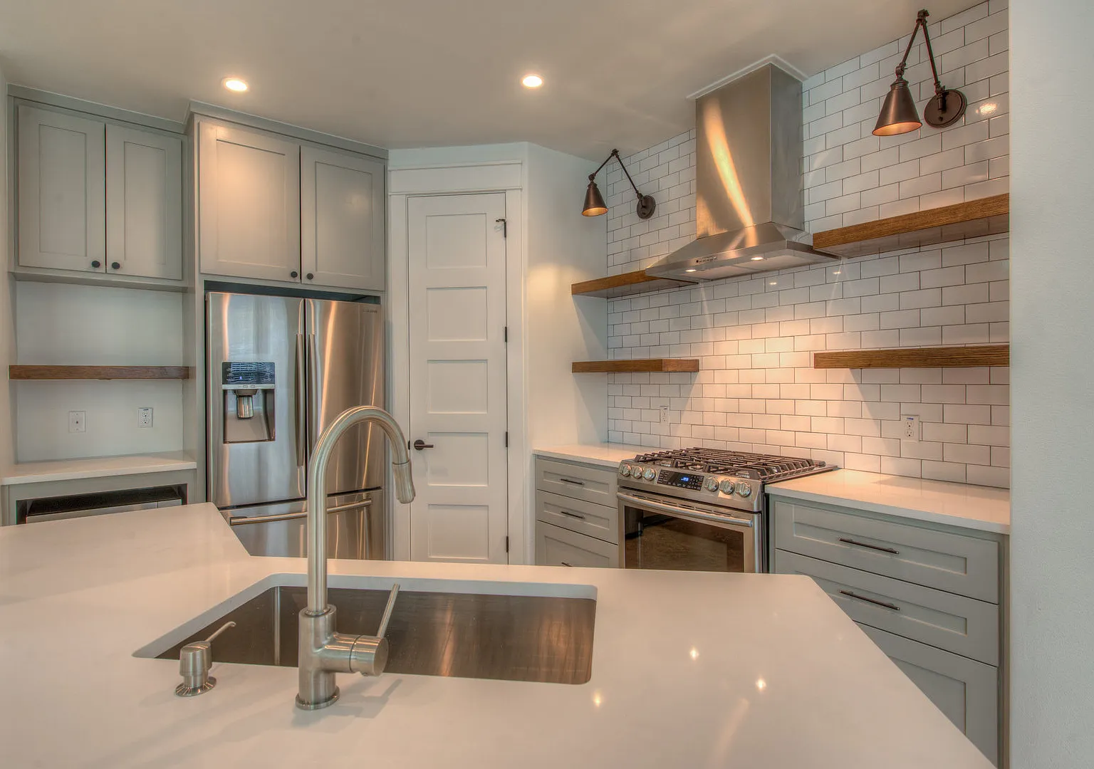 Ut Pre Lease: Newly Constructed: Luxury 4 Bed / 3 Bath Home In West Campus — Photo 4