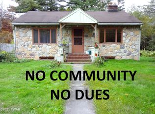 52 Tobyhanna Rd, Gouldsboro, PA 18424