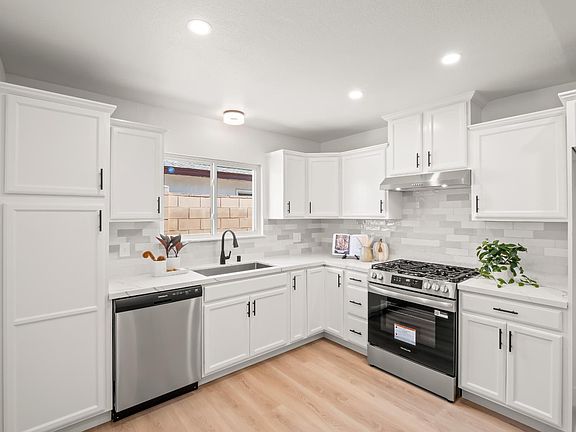 2nd image of 2219 Goldridge St