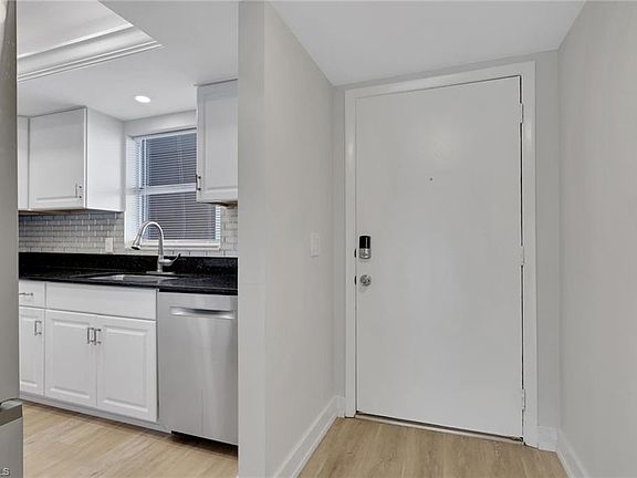 4th image of 5499 Rattlesnake Hamm Rd #2