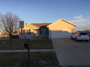 1216 Peachtree Dr, Chatham, IL 62629