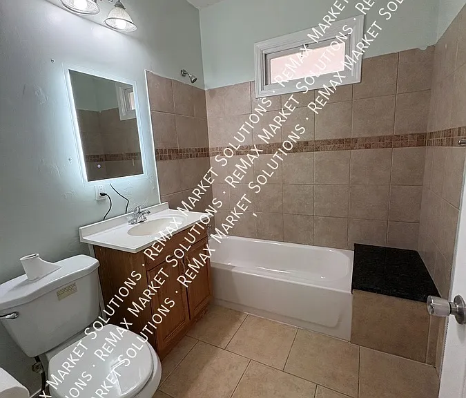 2082 W 87th St #1 — Photo 10