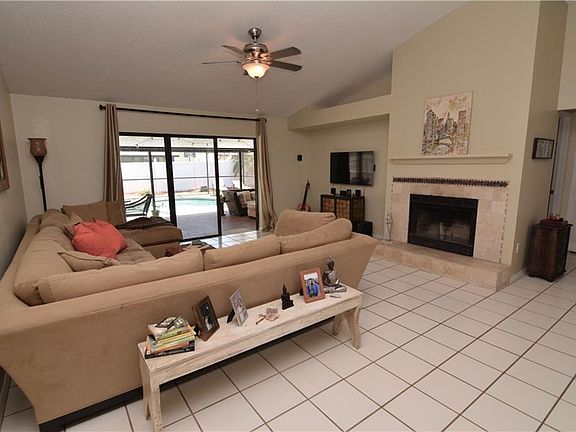 5th image of 9551 Pebble Glen Ave