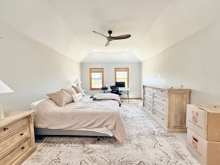 2052 Gardner Cir E — Photo 12