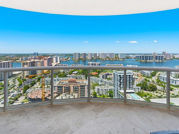 4th image of 17555 Collins Ave #Penthouse 4